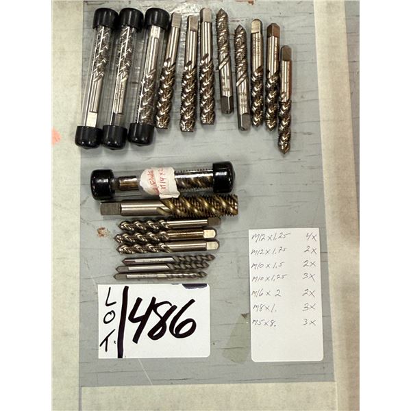 LOT DE 14 TAPS LH ASSORTIS