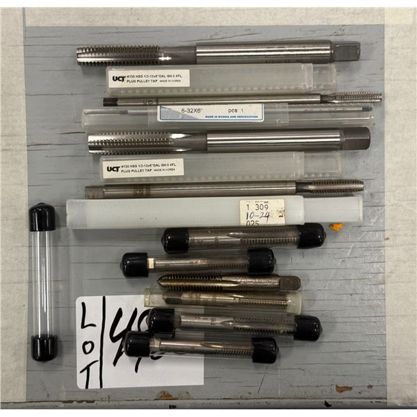 LOT DE 12 PETITS TAPS ASSORTIS