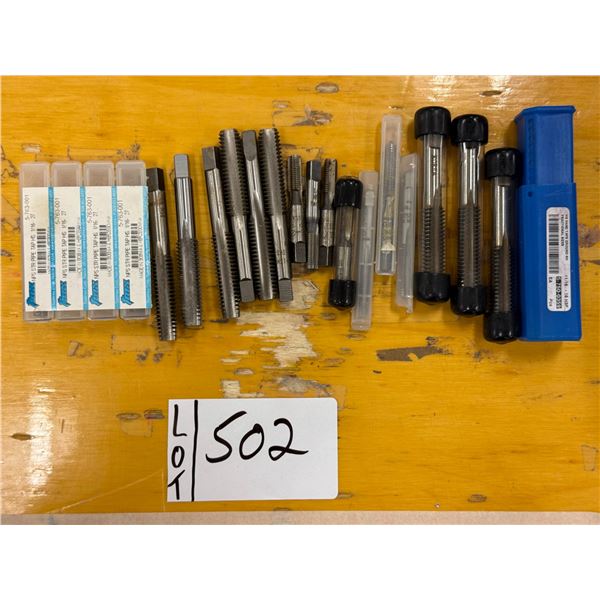 LOT DE 21 TAPS ASSORTIS