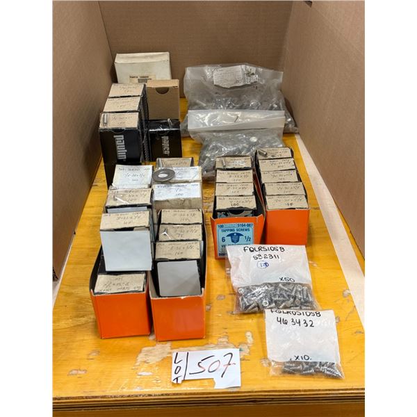 LOT DE 3000+ QUINCAILLERIES EN INOX ASST