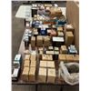 Image 2 : LOT DE QUINCAILLERIE ASSORTIE