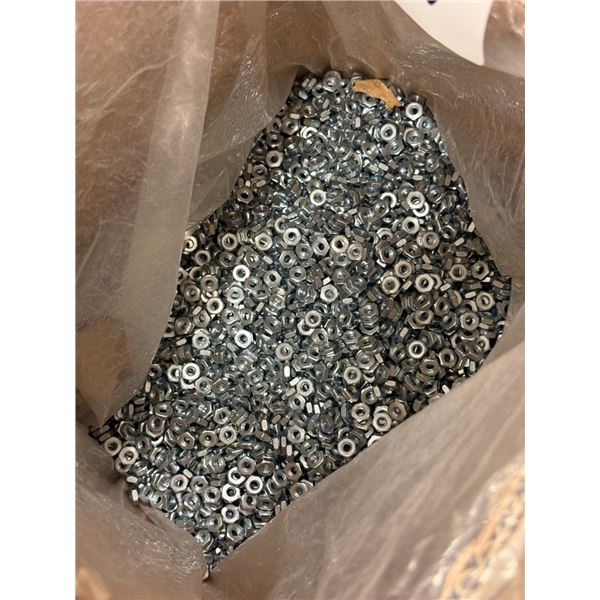 BOITE DE 1000+ ÉCROUS HEX 10-24