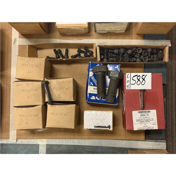 LOT DE 250+ BOULONS HEX ET VIS ASSORTIES