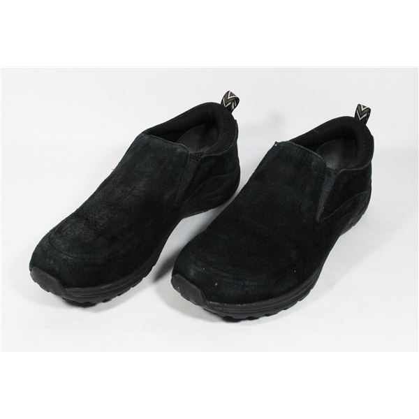 WIND RIVER SLIP ON SHOES SIZE 9