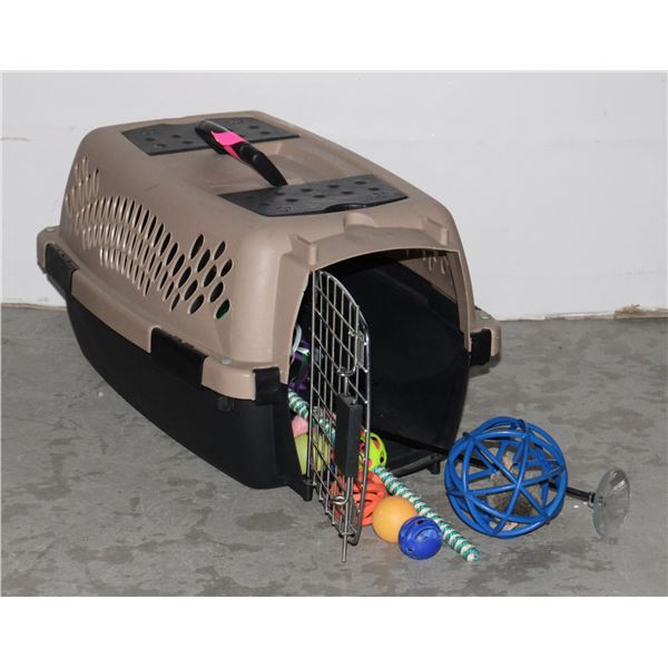 SMALL HARD SHELL PET CARRIER WITH CAT TOYS