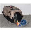 Image 1 : SMALL HARD SHELL PET CARRIER WITH CAT TOYS