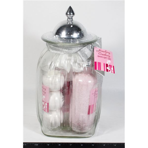 NEW: Item #D1301, STRAWBERRY CRANBERRY BATH SET