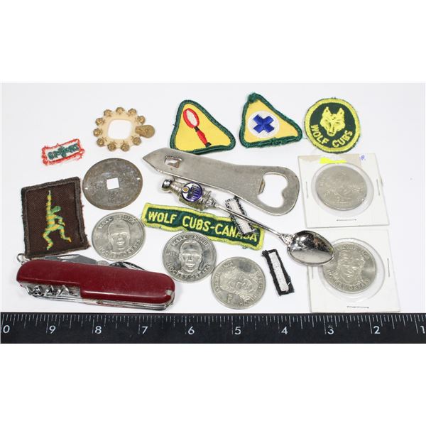 BAG OF MISCELLANEOUS ITEMS/ COLLECTIBLES