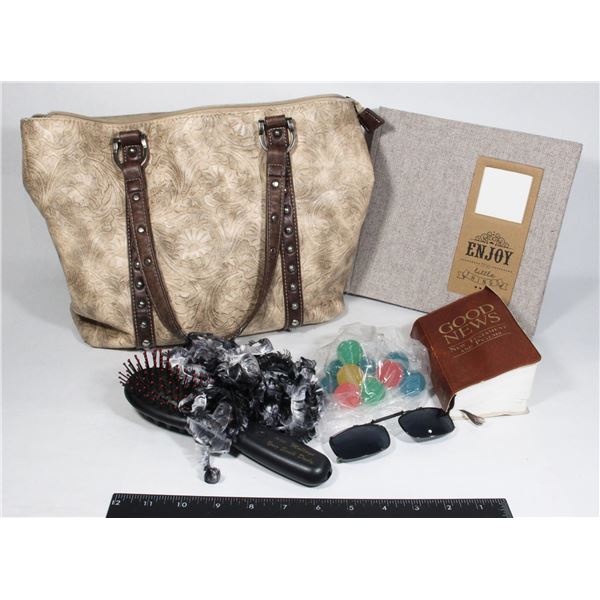 WOMENS PURSE, GOOD CONDITION SOLD WITH