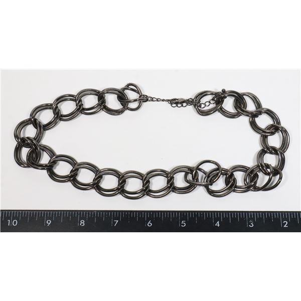 BEAUTIFUL HEAVY NECKLACE