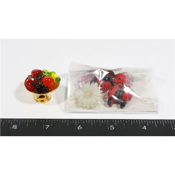 LOT OF 2 SMALL TRINKETS LADY BUG MAGNET AND FRUIT