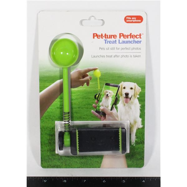 NEW PET TREAT LAUNCHER WITH BUILD IN CLAMP TO