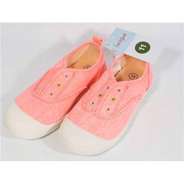 NEW CHILDREN SHOES CAT & JACK SIZE 11