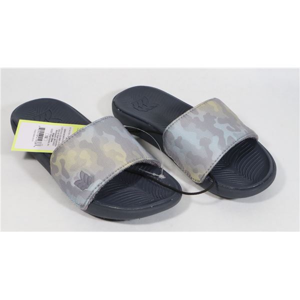 NEW CHILDREN SHOES SIZE 13