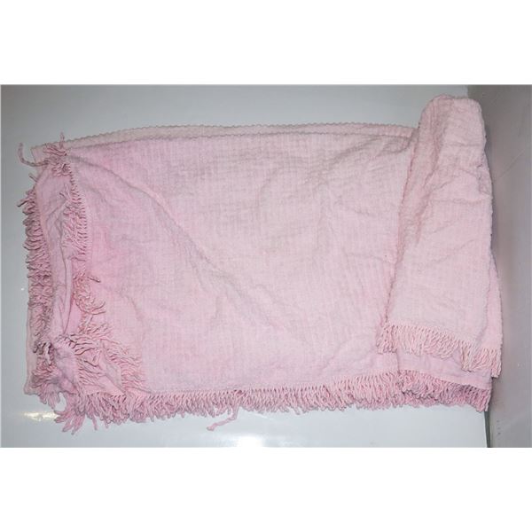 DOUBLE CHENILLE BEDSPREAD PINK FULL/DOUBLE WORN