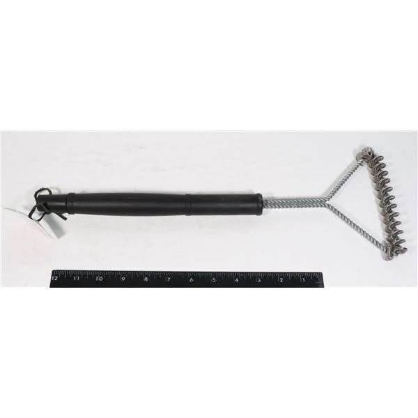 GRILL CLEANING BRUSH. LOOKS NEW