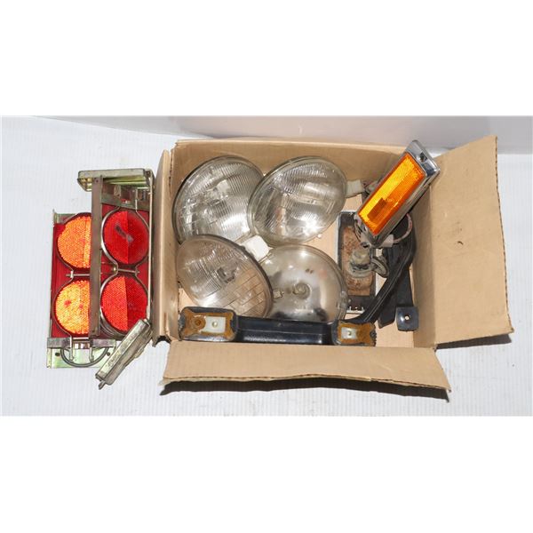 SMALL BOX OF VINTAGE AUTOMOTIVE ITEMS, LIGHTBULBS