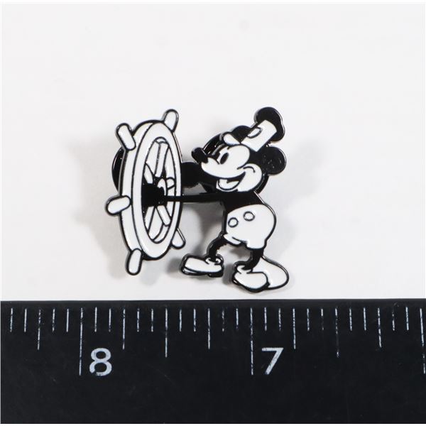 NEW BLACK WHITE MICKEY THEME MICKEY AT THE HELM