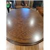 Image 5 : Michael Amini Dinning Table C