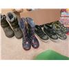 Image 10 : Children's Shoes, Toys A