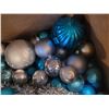 Image 3 : Christmas decor A