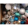 Image 4 : Christmas decor A