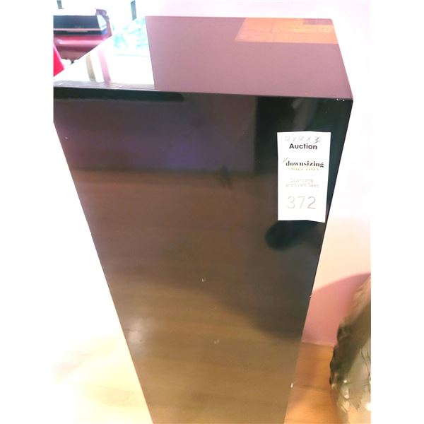 Designer Acrylic plant stand A