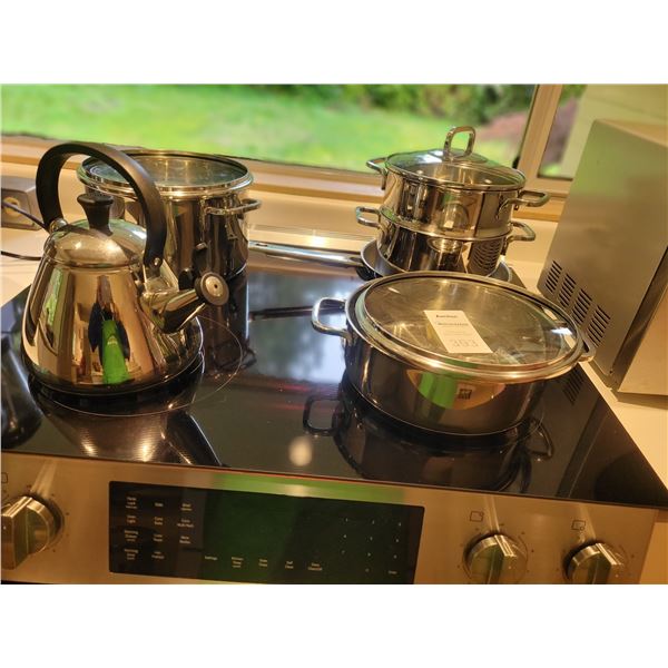 Henckel , Le Creulet teapot , A