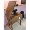 Image 2 : Antique "Modern" Sewing machine B