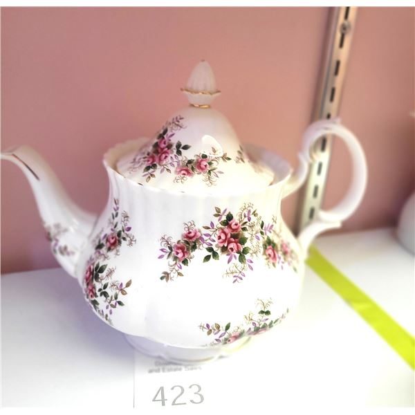Royal Albert 'Lavender Rose' Teapot A