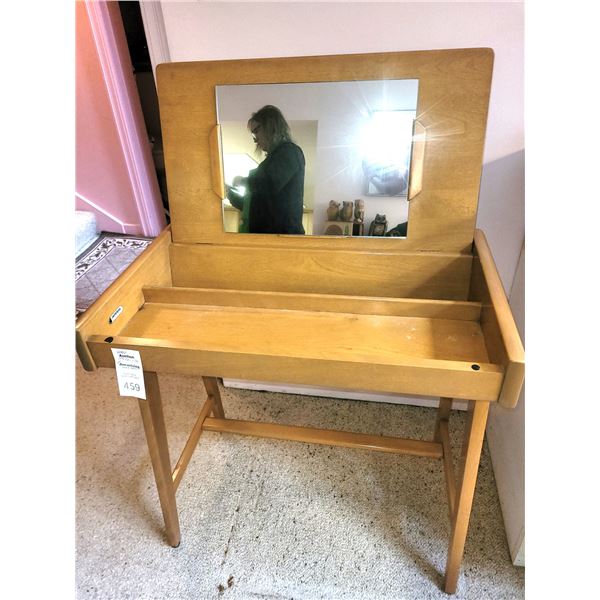 MCM Make-up Desk C