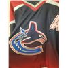 Image 2 : Canucks Jersey A