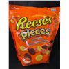 Image 2 : 1 Reese's Pieces Peanut Butter Bulk Candy Bag - Large 1.36KG Bag - New (BB: MAY/2025)