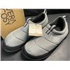 Image 2 : 1 Pair of VeraCosy Men's Quilted Closed-Back Grip Bottom Slippers - Grey - Size 11-12 - New in Box
