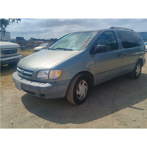 2000 Toyota Sienna
