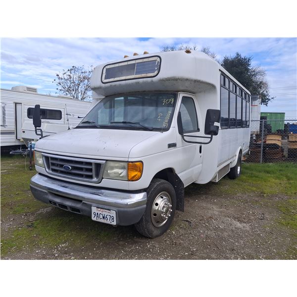 2007 Ford E-450