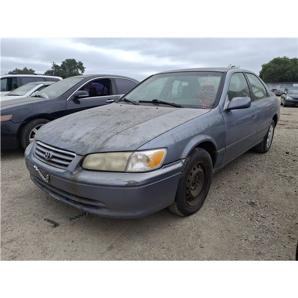 2000 Toyota Camry