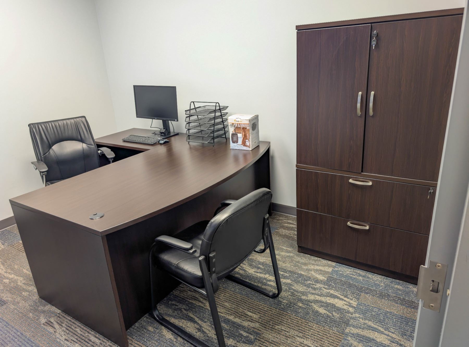 CONTENTS OF OFFICE INCLUDING DESK, CABINET, OFFICE
