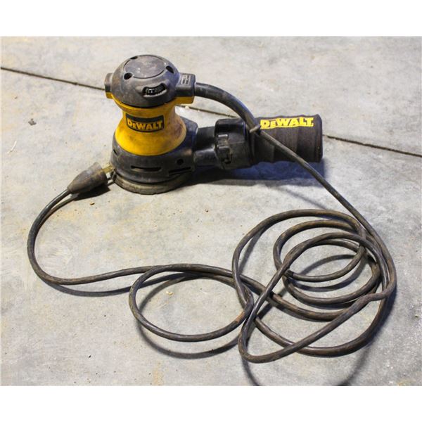 DEWALT DW423 VARIABLE SPEED RANDOM ORBIT SANDER
