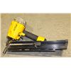 Image 1 : DEWALT DWF83WW FRAIMING NAILER