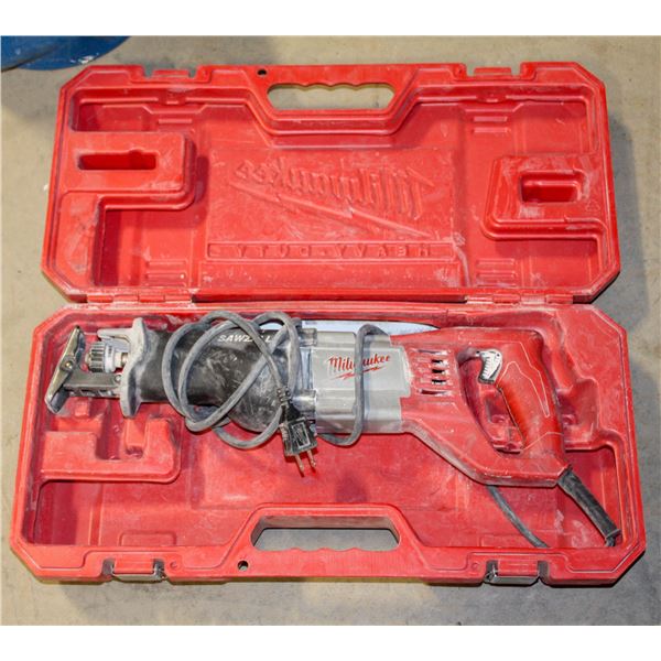 MILWAUKEE CORDED RECIPROCATING SAW W/ CASE