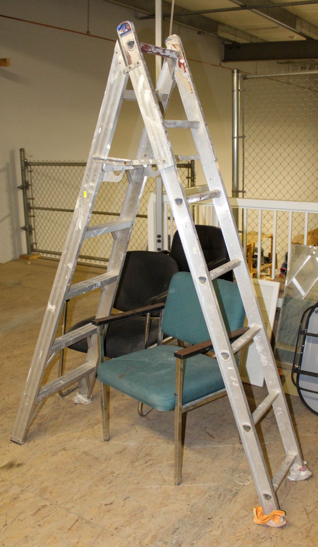EXTENDABLE A-FRAME LADDER
