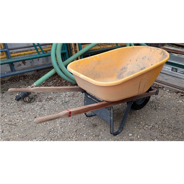 YARDWORKS WHEEL BARROW *FLAT TIRE