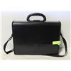 Image 1 : CARBON FIBRE LOOK BRIEFCASE-ESTATE