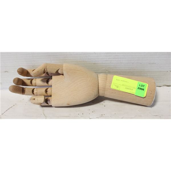 POSEABLE ARTISTS HAND