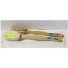 Image 1 : 2 PACK SHOWER BRUSH WITH SOFT AND STIFF BRISTLES