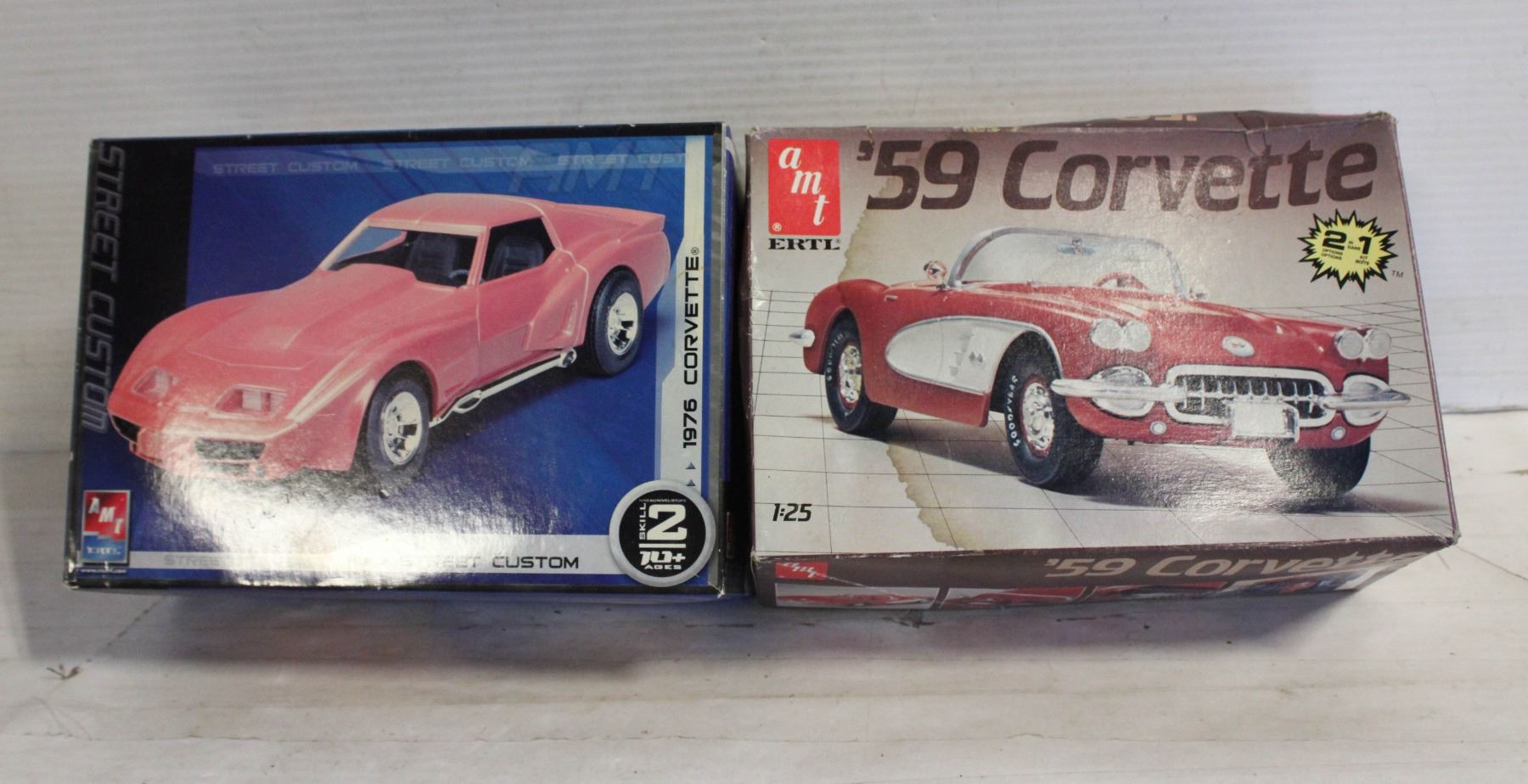 2 ERTL / AMT CORVETTE MODEL KITS