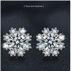 Image 1 : 1 CT GRA CERTIFIED SNOWFLAKE STYLE ROUND BRILLIANT
