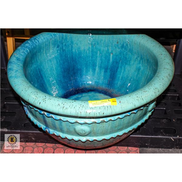 LARGE GLAZED TERRA COTA PLANTER POT IN