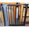 Image 1 : NEW BABY GATE H-30.25"